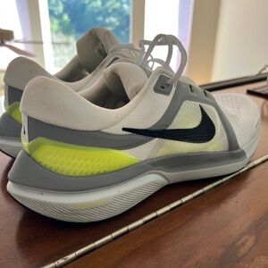 Nike Air Vomero 16 men’s sz 13 literally worn once